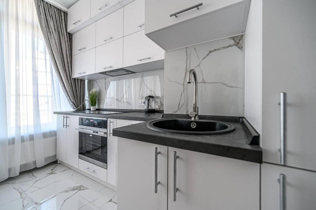 Комфортные Апартаменты 36 Жемчужина Odessa Exterior foto