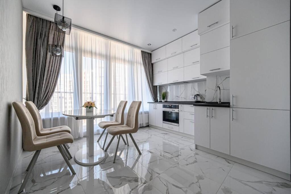 Комфортные Апартаменты 36 Жемчужина Odessa Exterior foto